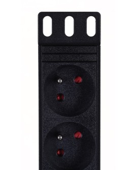 Listwa zasilająca A-LAN PZ081U (8 x UTE 16 A (3680 W) 1,8m kolor czarny)