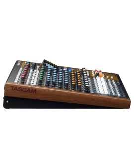 Tascam Model 12 - 10-kanałowy mikser z 12-ścieżkowym rejestratorem