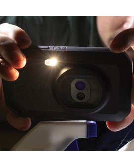 FLIR KAMERA TERMOWIZYJNA Z TECHNOLOGIĄ POPRAWY OBRAZU MSX WI-FI I ŁĄCZNOŚCIĄ W CHMURZE, 128X96PX, DO 300STC, FOV 53,6ST, C3-X