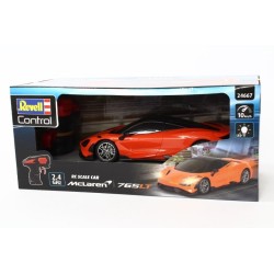 REVELL 24667 Auto na radio...