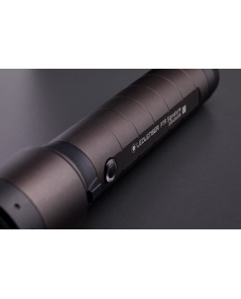 Latarka Ledlenser P7R Signature