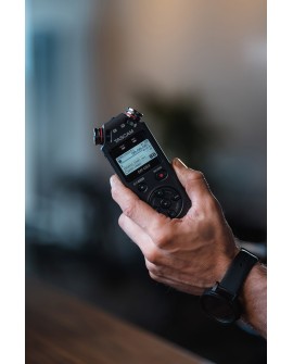 Tascam DR-05X - Przenośny rejestrator cyfrowy z interfejsem USB, zapis na karcie pamięci microSD