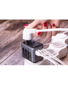 Adaptery wtyczek zasilających Verbatim UTA-03 globalny 1xUSB-C PD 30W QC 18W, 1xUSB-C 15W, 2xUSB-A 12W