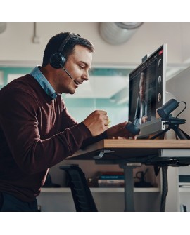 POLY Zestaw słuchawkowy Voyager Focus 2 USB-C-C + przejściówka USB-C/A Adapter + podstawka ładująca