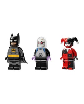 LEGO BATMAN 76274 Batman z batmobilem kontra Harley Quinn i Mr. Freeze