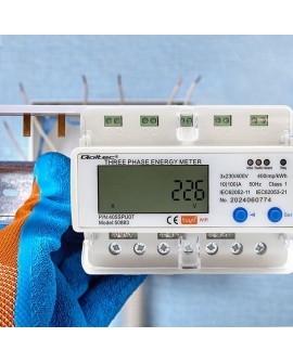 QOLTEC LICZNIK ENERGII TRÓJFAZOWY ELEKTRONICZNY NA SZYNĘ DIN | 400V | LCD | WI-FI