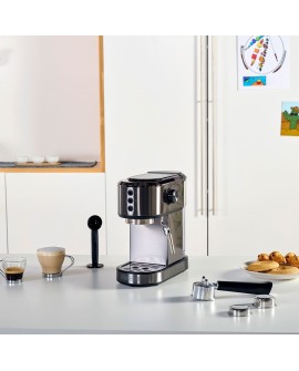 Kolbowy ekspres do kawy Black+Decker BXCO1350E