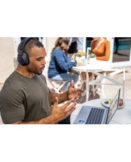 POLY Zestaw słuchawkowy Voyager Surround 80 UC USB-C + przejściówka USB-C/A