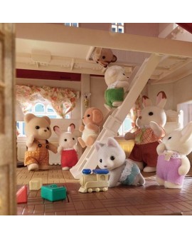Sylvanian Families Miejski domek z tajemniczym pokojem na strychu 5708 p2